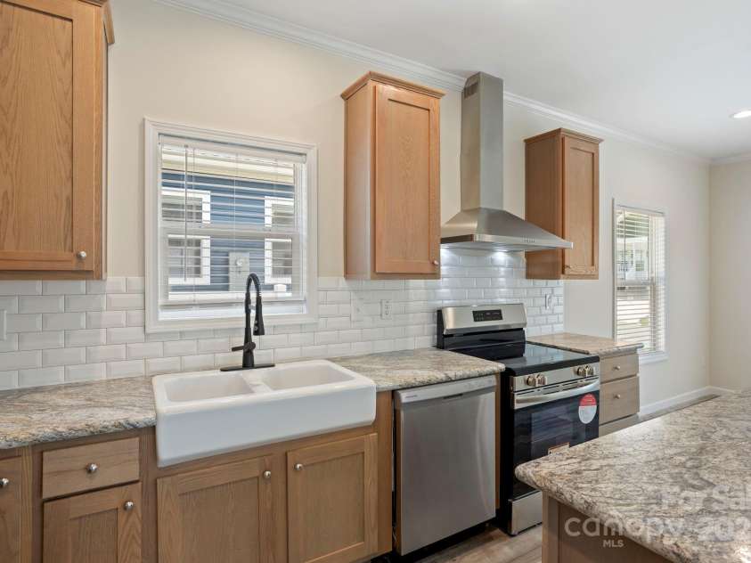 121 Bellamy Road, Asheville, NC 28806.  MLS# CAR4277886, YatesRealty ID 2364. 