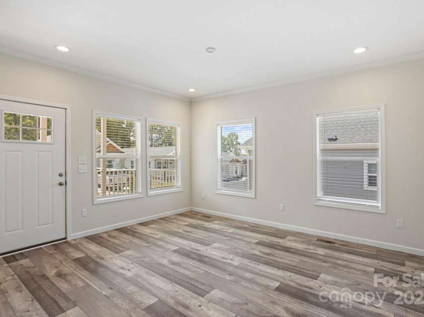 121 Bellamy Road, Asheville, NC 28806.  MLS# CAR4277886, YatesRealty ID 2364. 