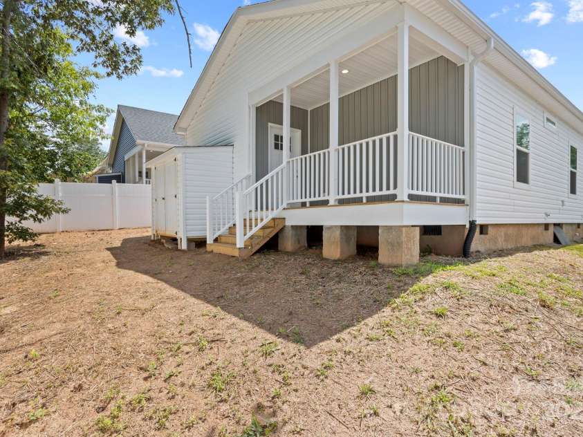 121 Bellamy Road, Asheville, NC 28806.  MLS# CAR4277886, YatesRealty ID 2364. 