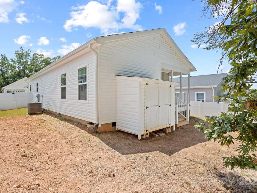 121 Bellamy Road, Asheville, NC 28806.  MLS# CAR4277886, YatesRealty ID 2364. 