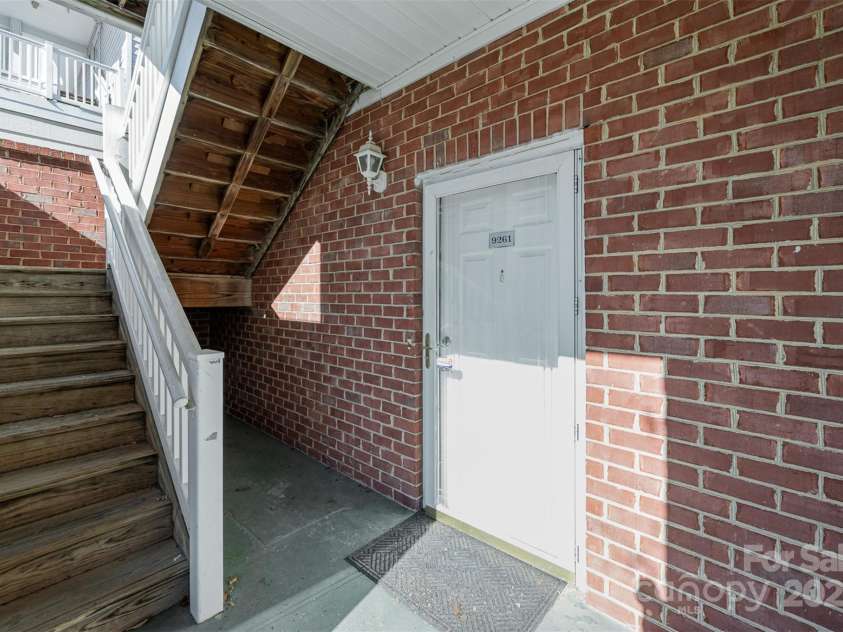 9261 Meadow Vista Road, Charlotte, NC 28213.  MLS# CAR4215350, YatesRealty ID 2364. 