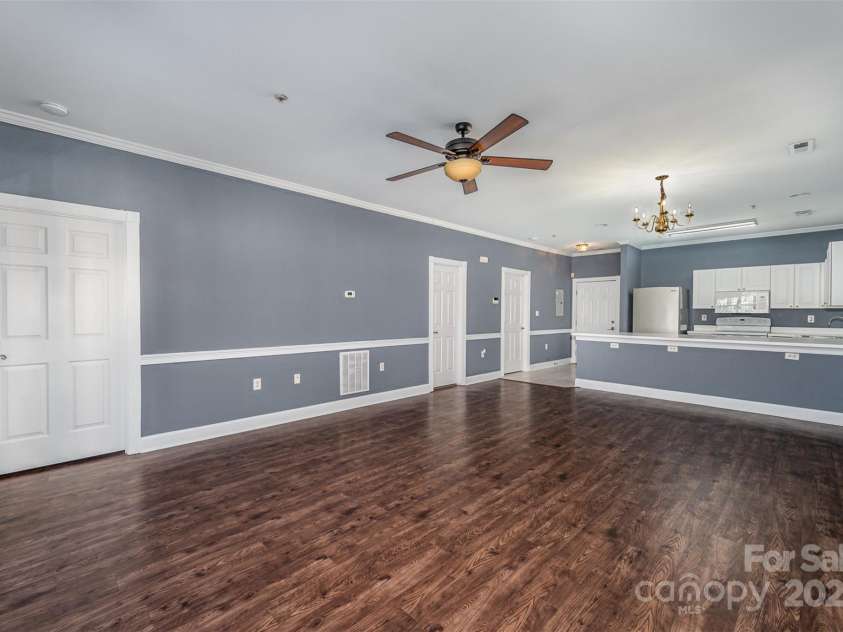9261 Meadow Vista Road, Charlotte, NC 28213.  MLS# CAR4215350, YatesRealty ID 2364. 
