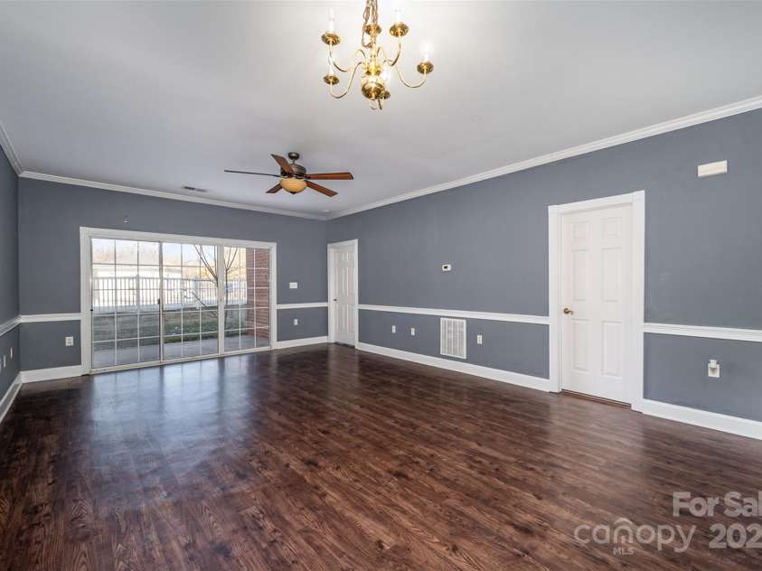 9261 Meadow Vista Road, Charlotte, NC 28213.  MLS# CAR4215350, YatesRealty ID 2364. 