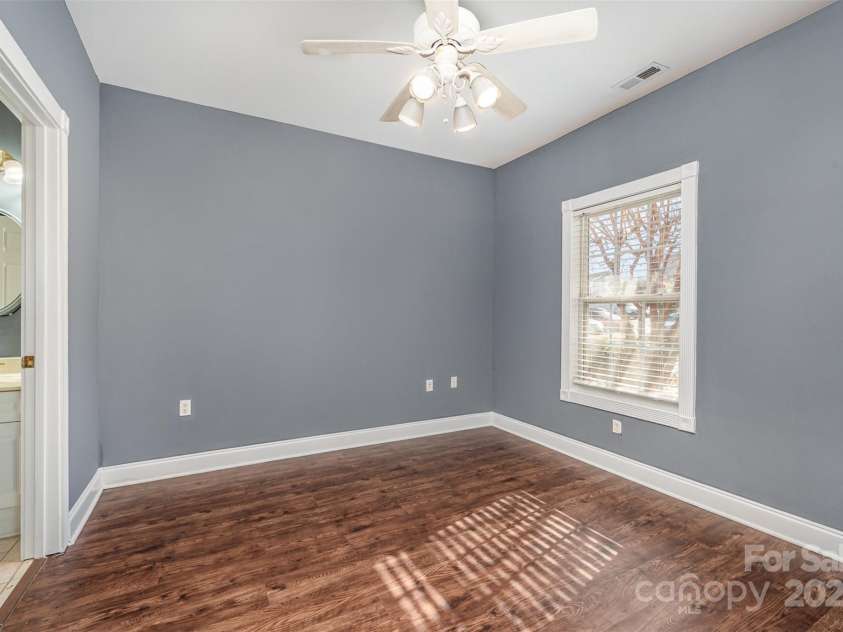 9261 Meadow Vista Road, Charlotte, NC 28213.  MLS# CAR4215350, YatesRealty ID 2364. 