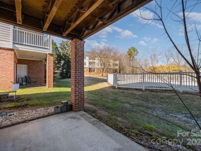 9261 Meadow Vista Road, Charlotte, NC 28213.  MLS# CAR4215350, YatesRealty ID 2364. 