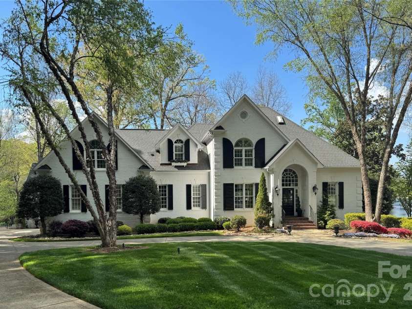 19118 Betty Stough Road, Cornelius, NC 28031.  MLS# CAR4369817, YatesRealty ID 23640. 