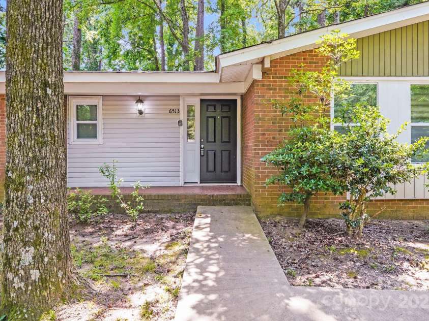 6513 Old Post Road, Charlotte, NC 28212.  MLS# CAR4274978, YatesRealty ID 23642. 