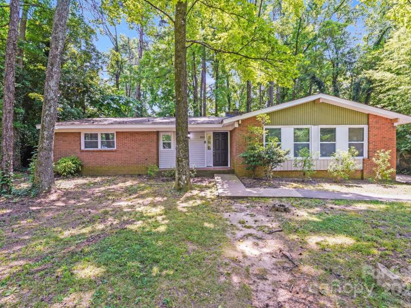 6513 Old Post Road, Charlotte, NC 28212.  MLS# CAR4274978, YatesRealty ID 23642. 
