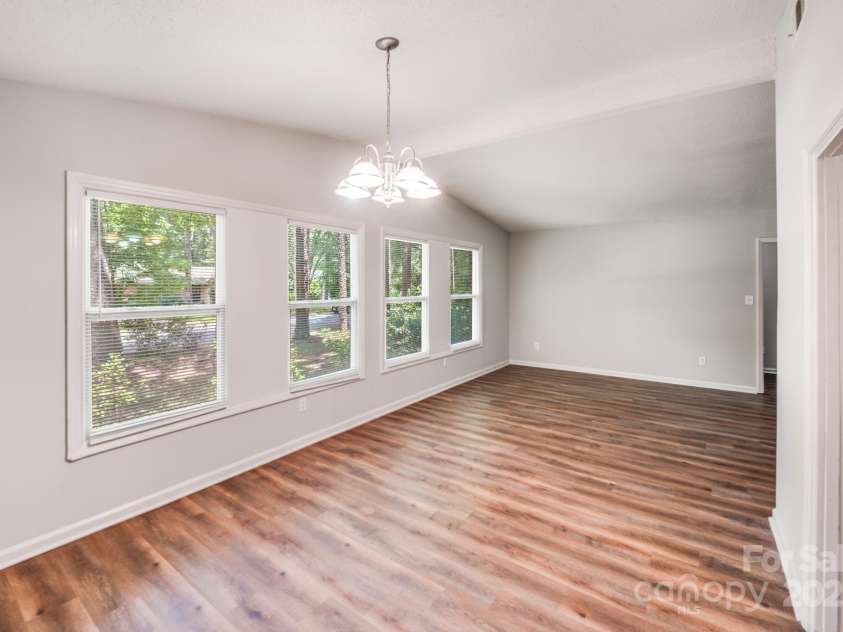 6513 Old Post Road, Charlotte, NC 28212.  MLS# CAR4274978, YatesRealty ID 23642. 