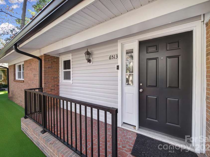 6513 old post Road, Charlotte, NC 28212.  MLS# CAR4320928, YatesRealty ID 23642. 