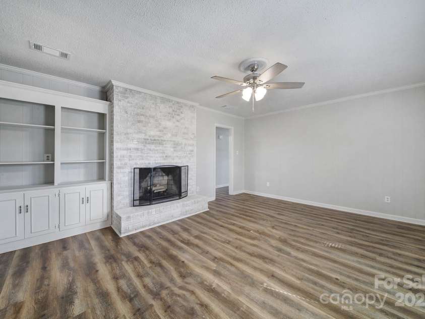 6513 old post Road, Charlotte, NC 28212.  MLS# CAR4320928, YatesRealty ID 23642. 