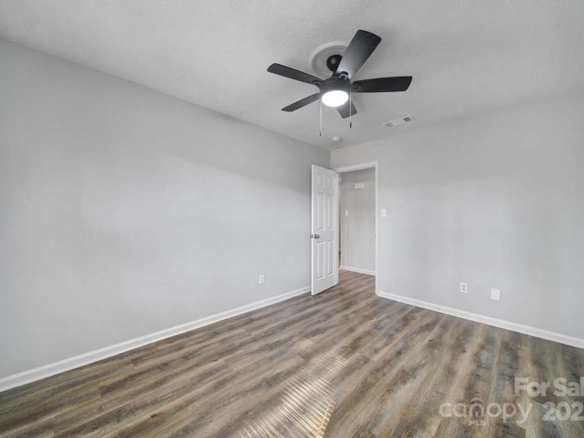 6513 old post Road, Charlotte, NC 28212.  MLS# CAR4320928, YatesRealty ID 23642. 