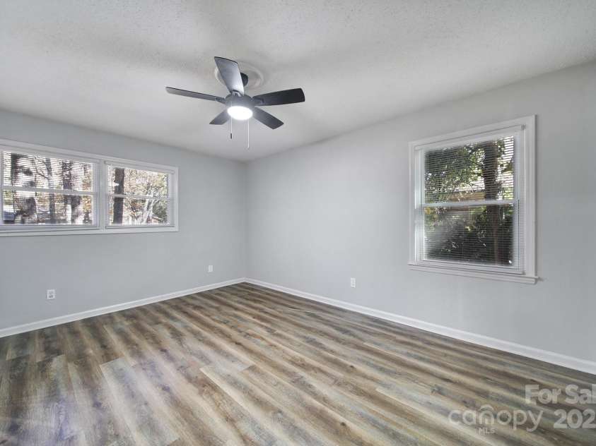 6513 old post Road, Charlotte, NC 28212.  MLS# CAR4320928, YatesRealty ID 23642. 