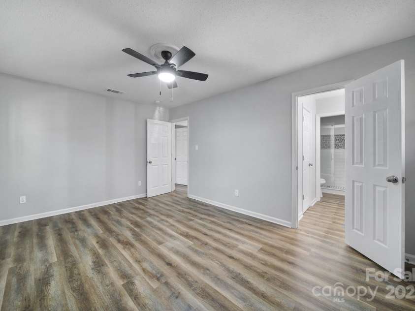 6513 old post Road, Charlotte, NC 28212.  MLS# CAR4320928, YatesRealty ID 23642. 