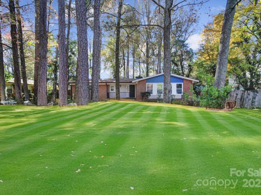 6513 old post Road, Charlotte, NC 28212.  MLS# CAR4320928, YatesRealty ID 23642. 