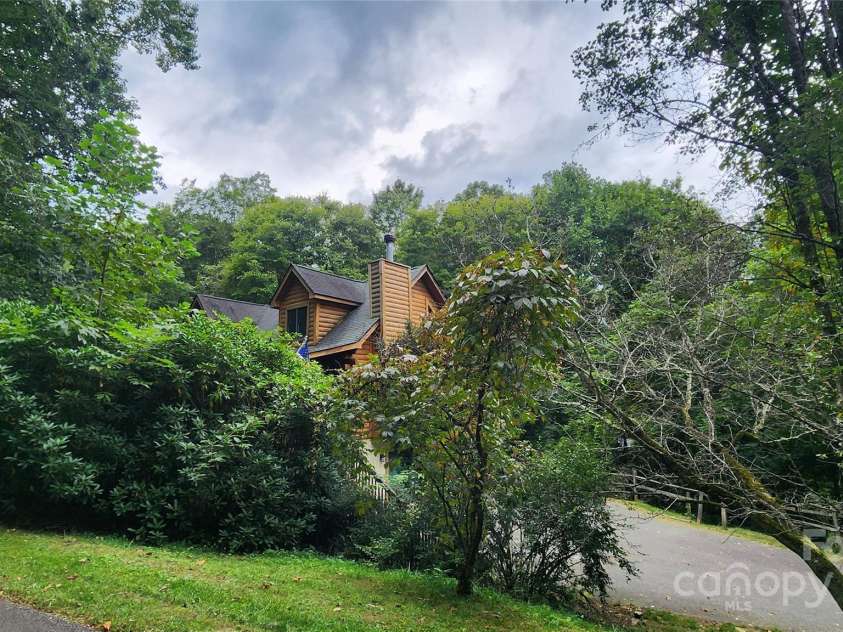 306 Henry Dingus Way, Maggie Valley, NC 28751.  MLS# CAR4183056, YatesRealty ID 23643. 