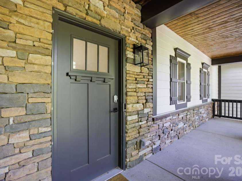 221 Logan Crossing Drive, Davidson, NC 28036.  MLS# CAR4376883, YatesRealty ID 23645. 