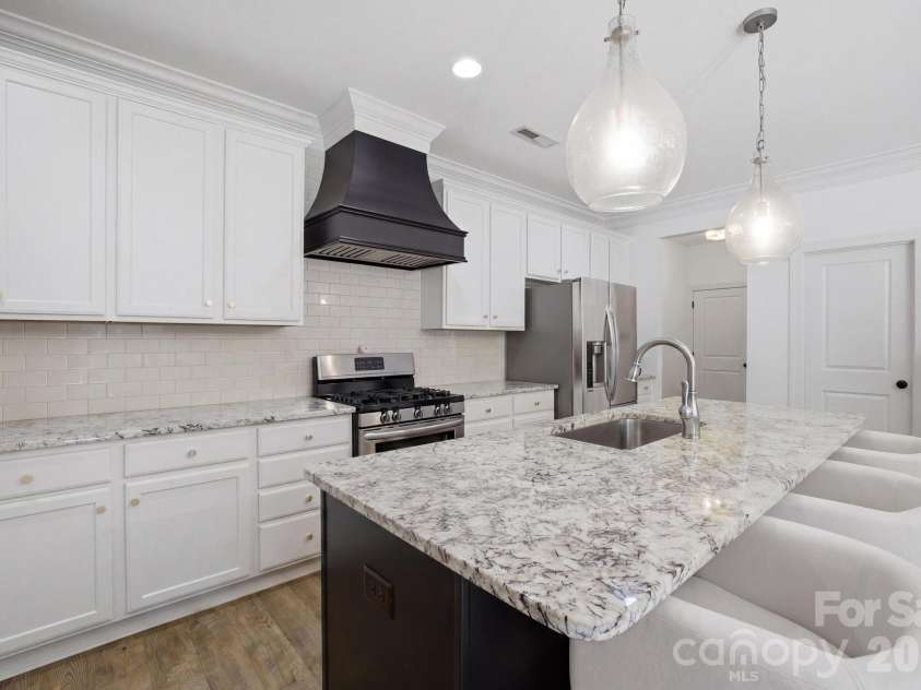 221 Logan Crossing Drive, Davidson, NC 28036.  MLS# CAR4376883, YatesRealty ID 23645. 