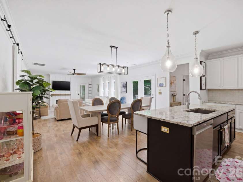 221 Logan Crossing Drive, Davidson, NC 28036.  MLS# CAR4376883, YatesRealty ID 23645. 