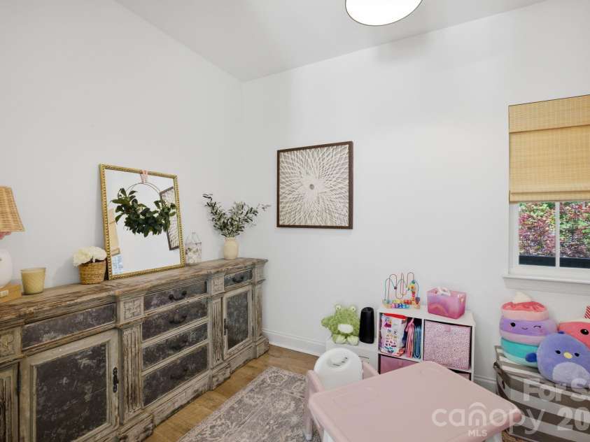 221 Logan Crossing Drive, Davidson, NC 28036.  MLS# CAR4376883, YatesRealty ID 23645. 