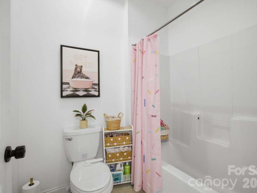 221 Logan Crossing Drive, Davidson, NC 28036.  MLS# CAR4376883, YatesRealty ID 23645. 