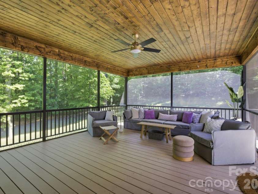 221 Logan Crossing Drive, Davidson, NC 28036.  MLS# CAR4376883, YatesRealty ID 23645. 