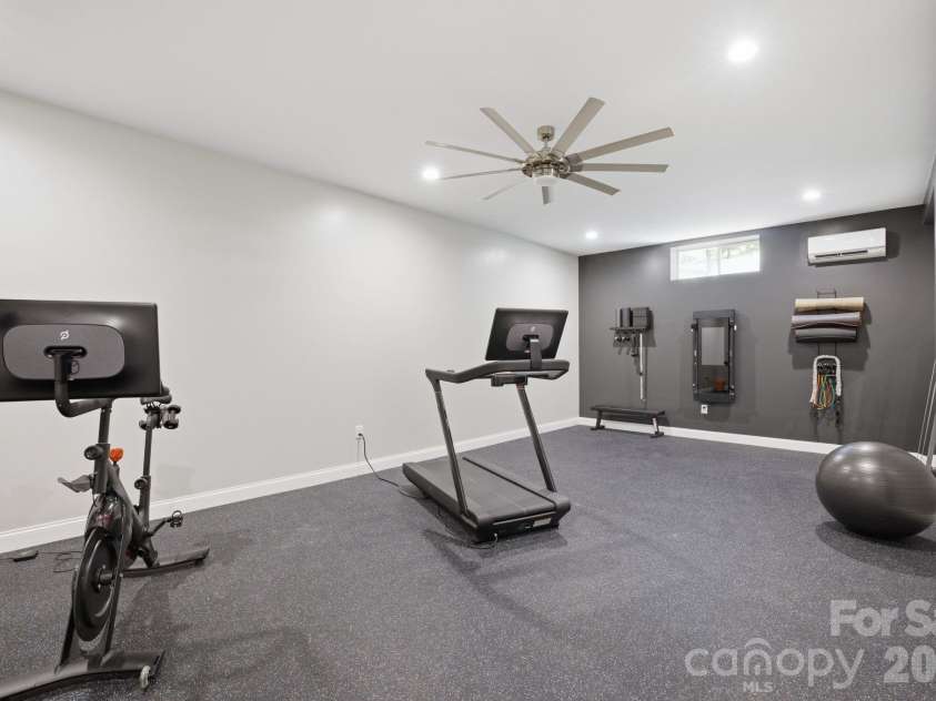 221 Logan Crossing Drive, Davidson, NC 28036.  MLS# CAR4376883, YatesRealty ID 23645. 