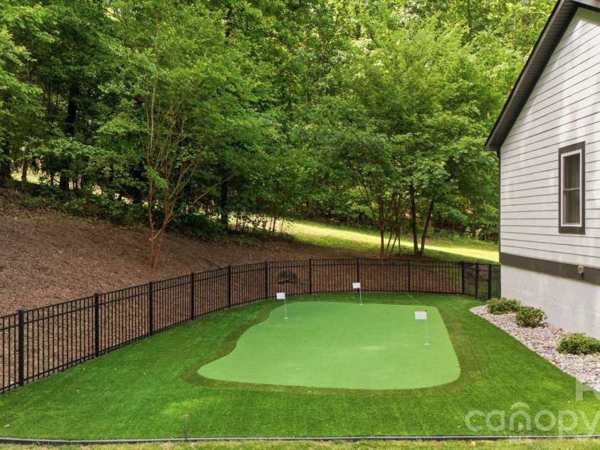 221 Logan Crossing Drive, Davidson, NC 28036.  MLS# CAR4376883, YatesRealty ID 23645. 