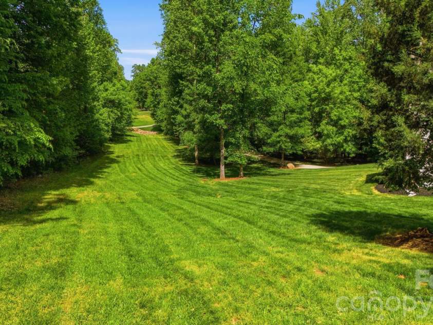 221 Logan Crossing Drive, Davidson, NC 28036.  MLS# CAR4376883, YatesRealty ID 23645. 