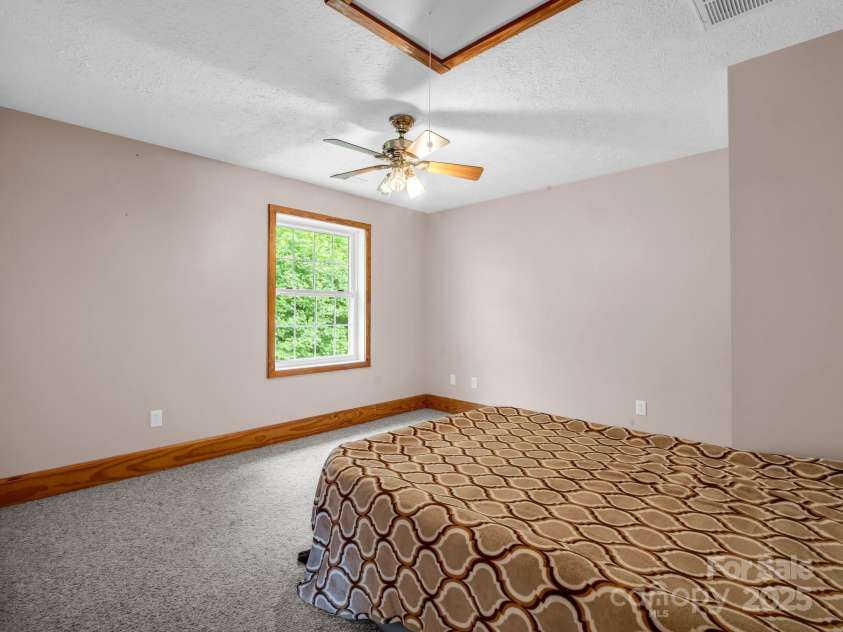 621 Cherryfield Creek, Brevard, NC 28712.  MLS# CAR4269516, YatesRealty ID 23646. 2nd Bedroom