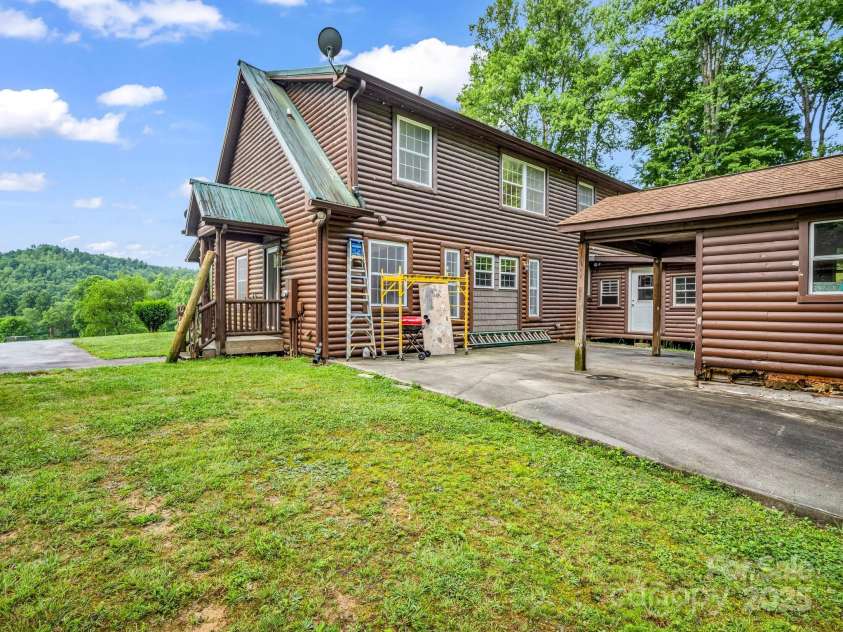 621 Cherryfield Creek, Brevard, NC 28712.  MLS# CAR4269516, YatesRealty ID 23646. 