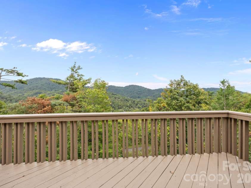 68 Stony Ridge, Asheville, NC 28804.  MLS# CAR4367321, YatesRealty ID 23646. And more.