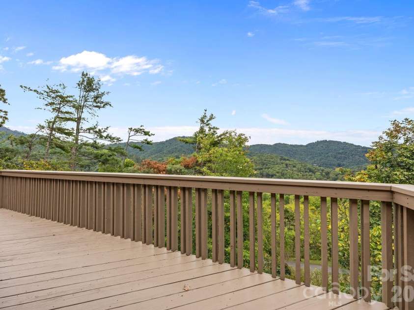 68 Stony Ridge, Asheville, NC 28804.  MLS# CAR4367321, YatesRealty ID 23646. More...