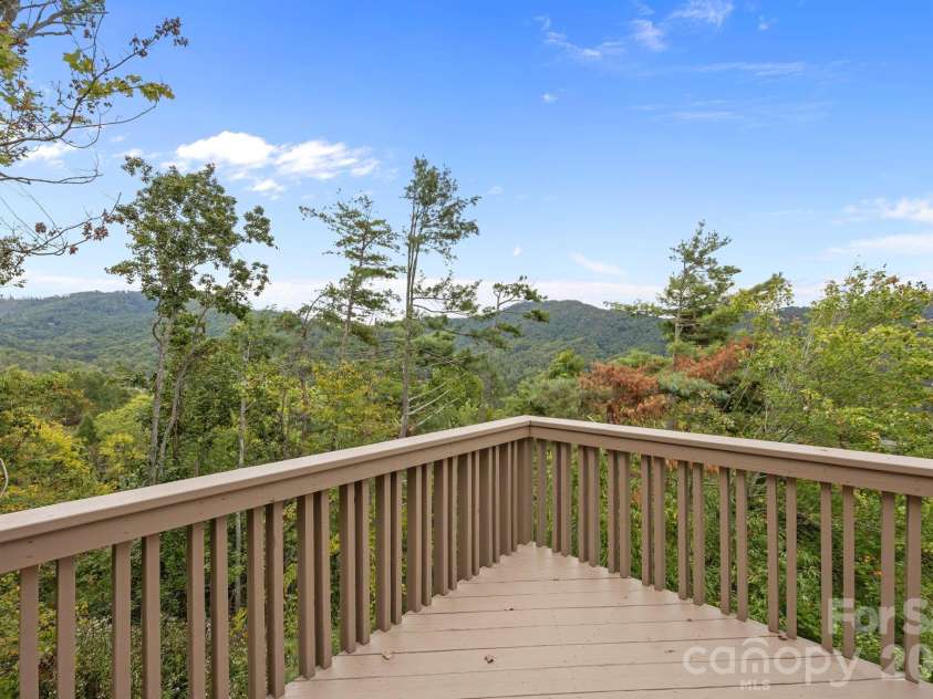 68 Stony Ridge, Asheville, NC 28804.  MLS# CAR4367321, YatesRealty ID 23646. The peak view.