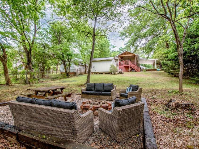 1204 Catawba Street, Belmont, NC 28012.  MLS# CAR4376035, YatesRealty ID 23647. 