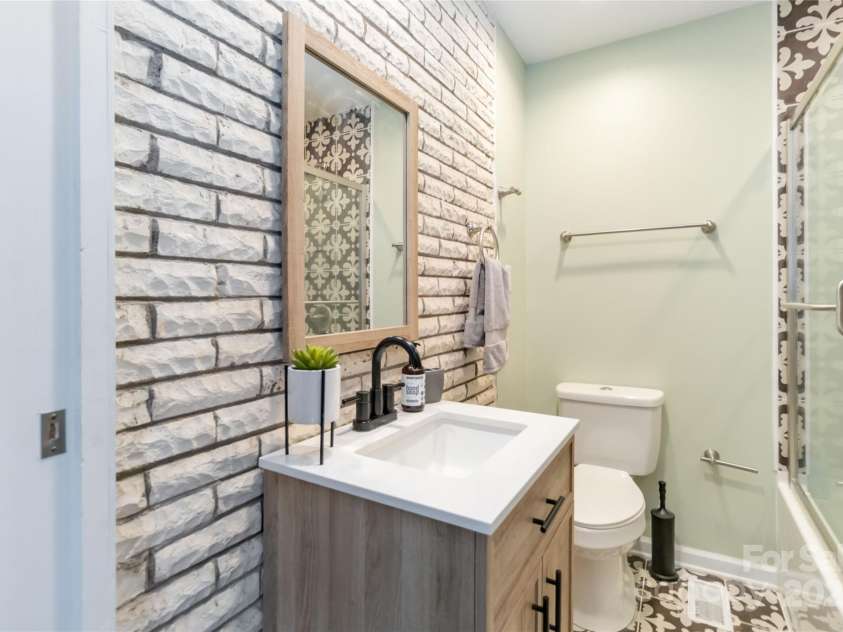 4855 Saluda Road, Rock Hill, SC 29730.  MLS# CAR4255315, YatesRealty ID 23647. 