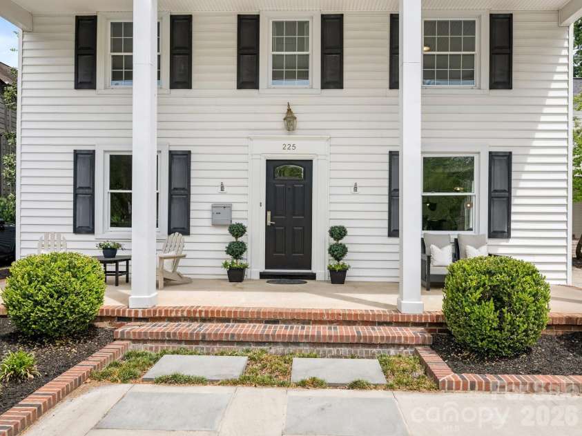 225 Altondale Avenue, Charlotte, NC 28207.  MLS# CAR4375813, YatesRealty ID 23648. 