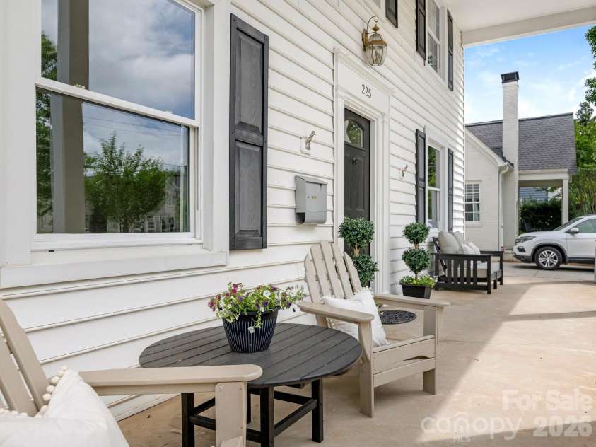 225 Altondale Avenue, Charlotte, NC 28207.  MLS# CAR4375813, YatesRealty ID 23648. 