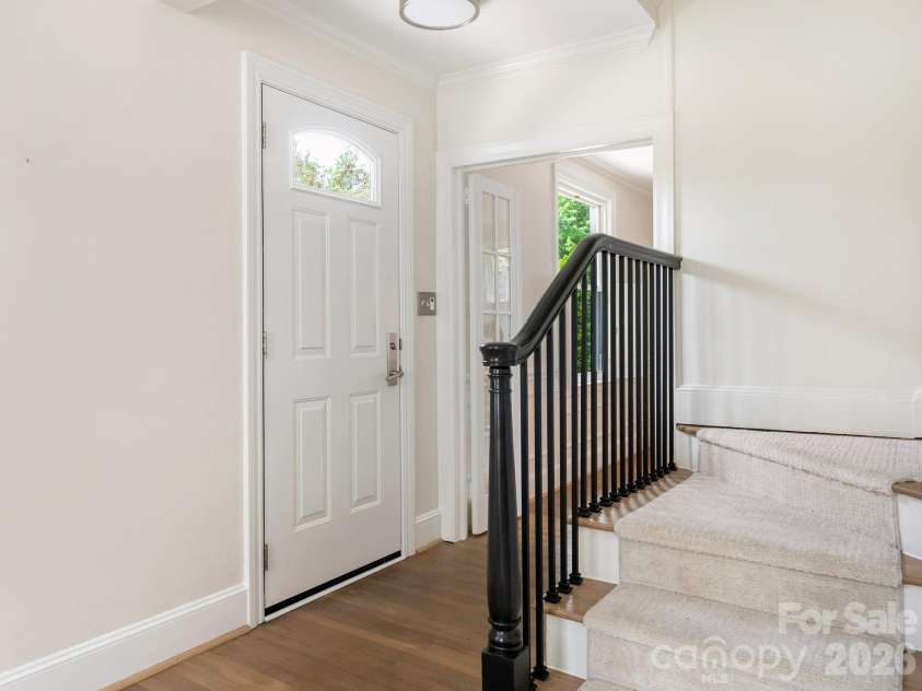 225 Altondale Avenue, Charlotte, NC 28207.  MLS# CAR4375813, YatesRealty ID 23648. 