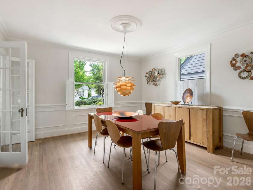 225 Altondale Avenue, Charlotte, NC 28207.  MLS# CAR4375813, YatesRealty ID 23648. 