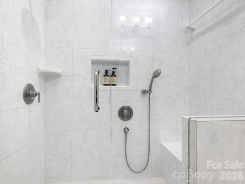 225 Altondale Avenue, Charlotte, NC 28207.  MLS# CAR4375813, YatesRealty ID 23648. 