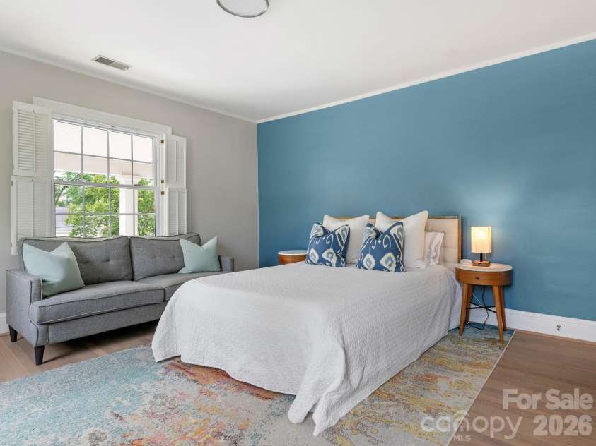 225 Altondale Avenue, Charlotte, NC 28207.  MLS# CAR4375813, YatesRealty ID 23648. 