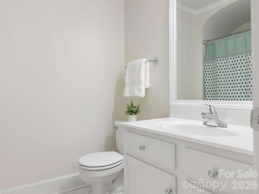 225 Altondale Avenue, Charlotte, NC 28207.  MLS# CAR4375813, YatesRealty ID 23648. 