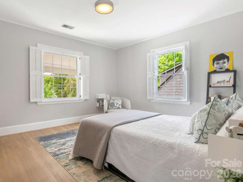 225 Altondale Avenue, Charlotte, NC 28207.  MLS# CAR4375813, YatesRealty ID 23648. 