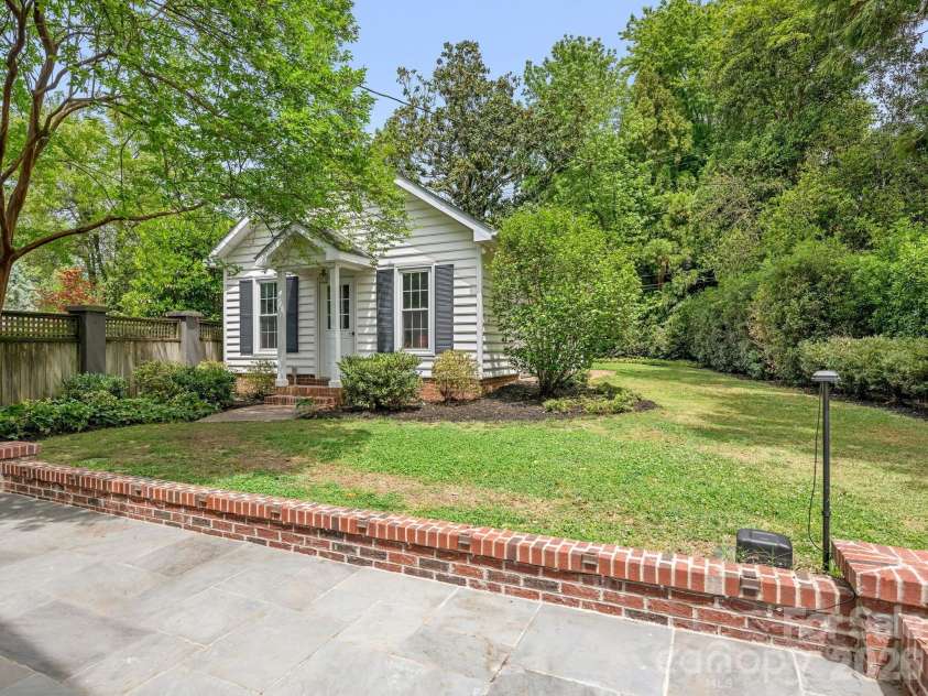 225 Altondale Avenue, Charlotte, NC 28207.  MLS# CAR4375813, YatesRealty ID 23648. 