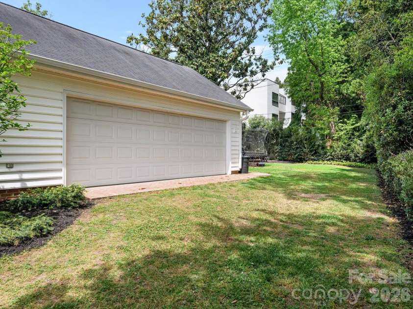 225 Altondale Avenue, Charlotte, NC 28207.  MLS# CAR4375813, YatesRealty ID 23648. 