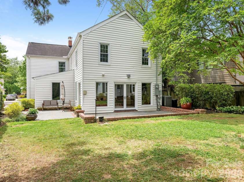225 Altondale Avenue, Charlotte, NC 28207.  MLS# CAR4375813, YatesRealty ID 23648. 