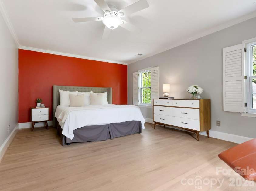225 Altondale Avenue, Charlotte, NC 28207.  MLS# CAR4375813, YatesRealty ID 23648. 