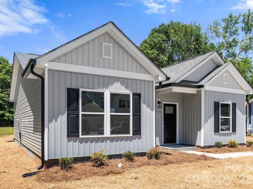 1214 Patterson Street, Shelby, NC 28152.  MLS# CAR4379896, YatesRealty ID 23649. Front