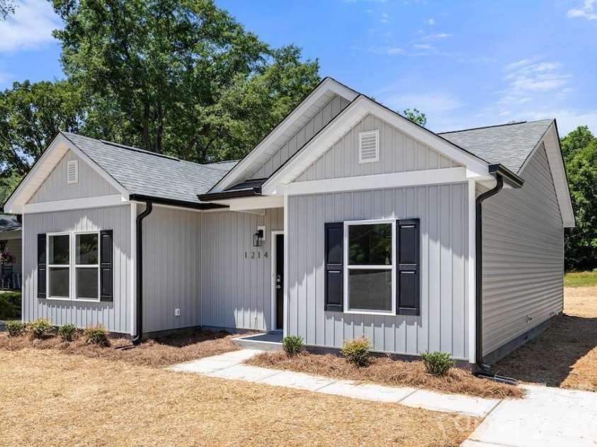 1214 Patterson Street, Shelby, NC 28152.  MLS# CAR4379896, YatesRealty ID 23649. Front